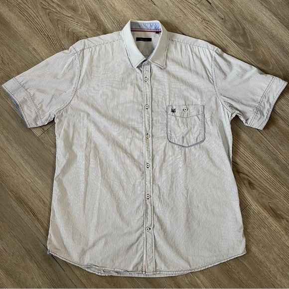 Men's Striped Casual Button Down Shirt - Picture 1 of 7